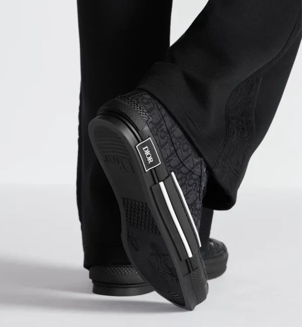 B23 League Low-Top Sneaker